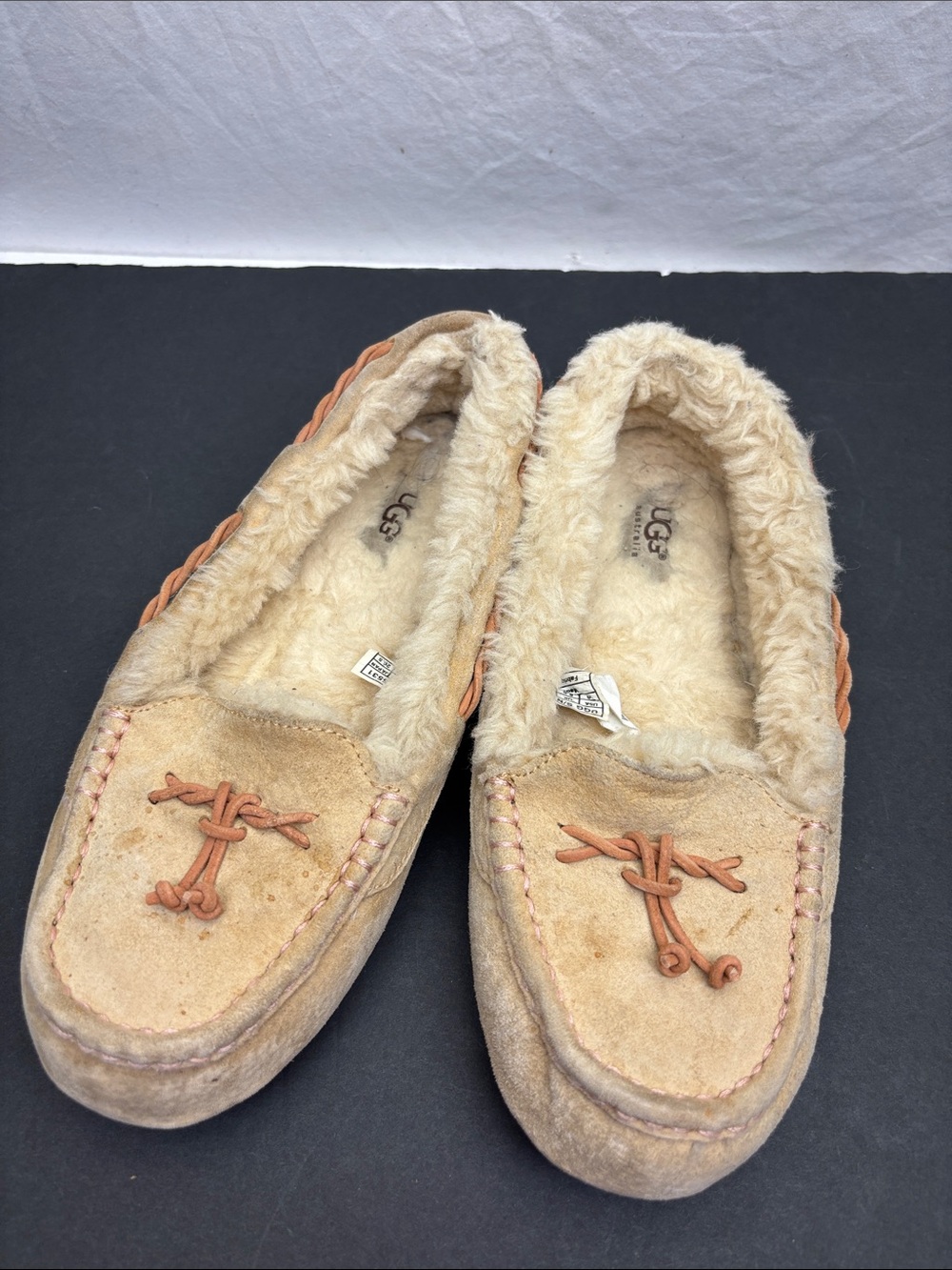 UGG Women's Tan Suede Shearling slippers, SZ 10, box 78